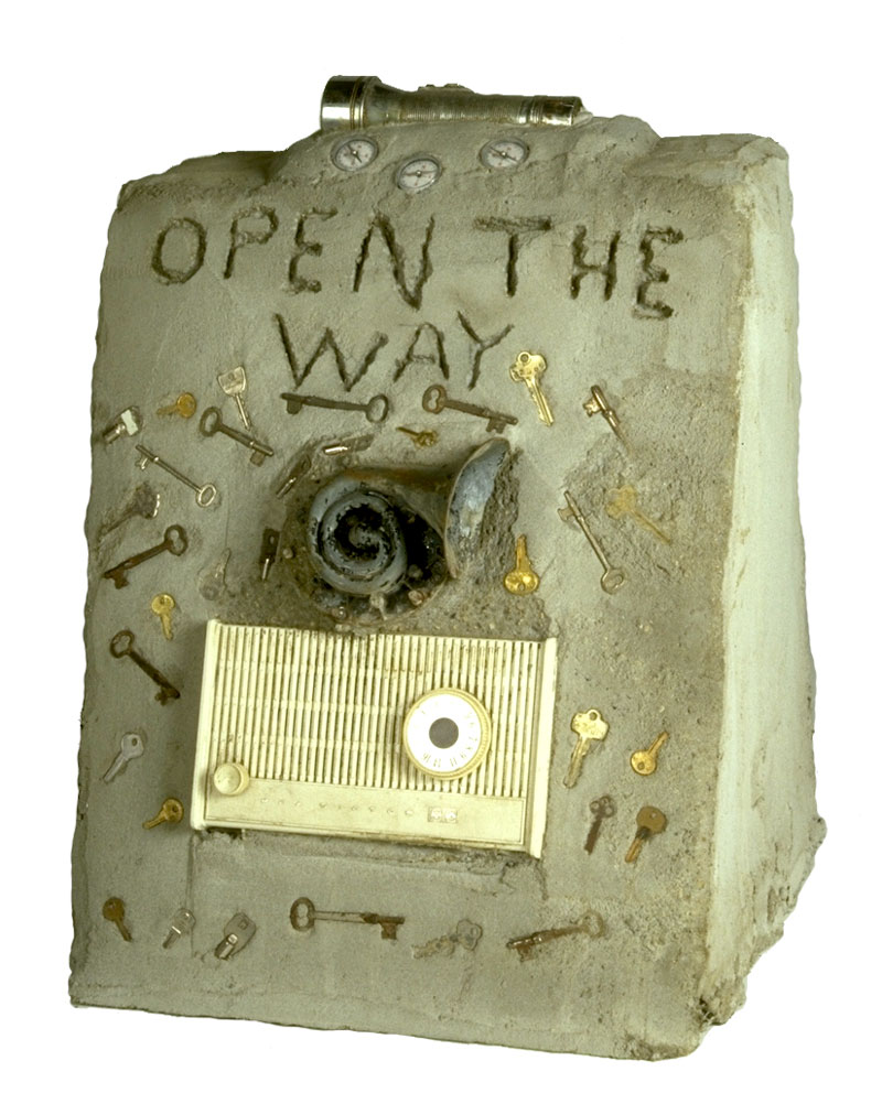 Radio Ancestrale Installation open the way gravestone