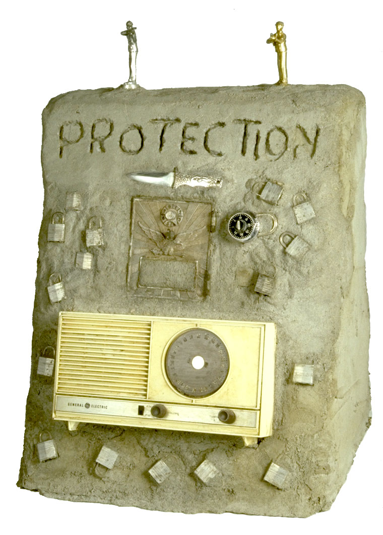 Radio Ancestrale Installation protection gravestone
